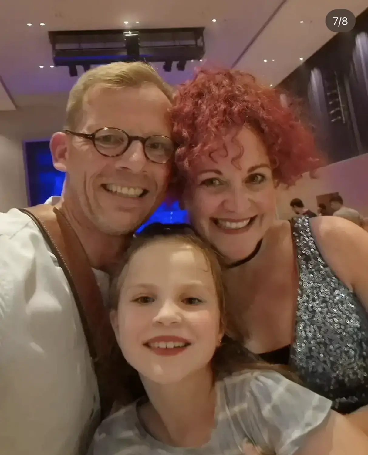 Tressa Arts & Entertainment School, glückliche Familie